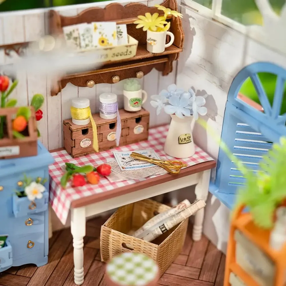 Robotime Rolife DIY Mini Model Kit - Dreamy Garden House