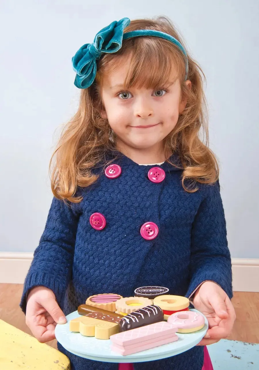 Wooden Biscuit Set*